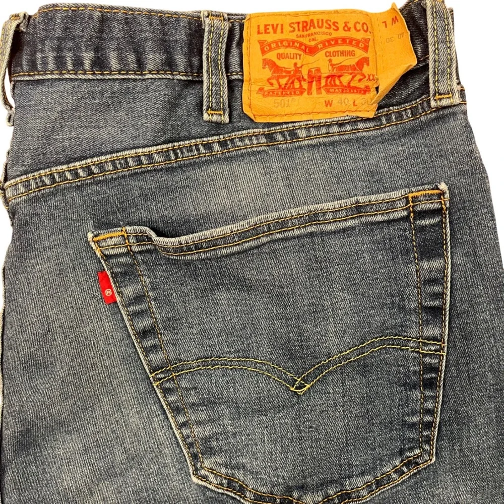 Levi's 501 Jeans Mens 40x30 Blue Medium Wash Button Fly Straight fits‎ (40x29)